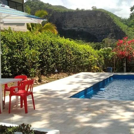 Casa Familiar Y De Descanso Villa Lorenza - Apulo Cund. Luaran gambar