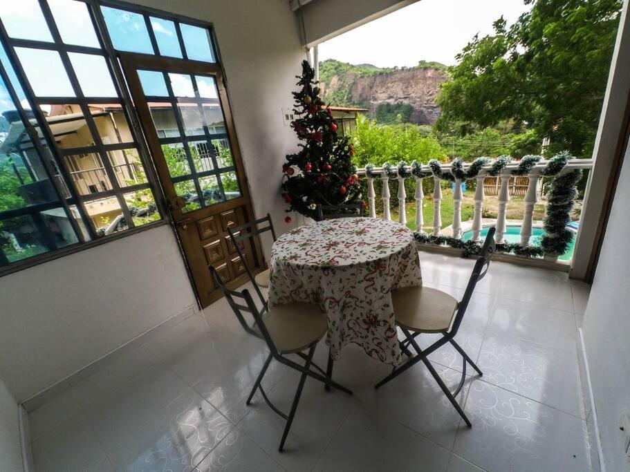 Casa Familiar Y De Descanso Villa Lorenza - Apulo Cund. Luaran gambar